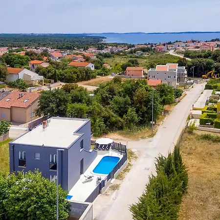 4 Bedroom Beautiful In Holiday home Peroj