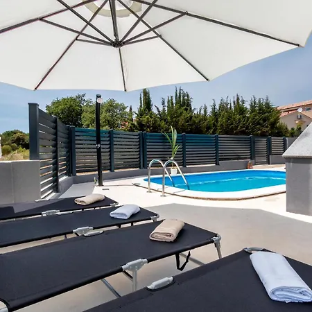 Holiday home 4 Bedroom Beautiful In