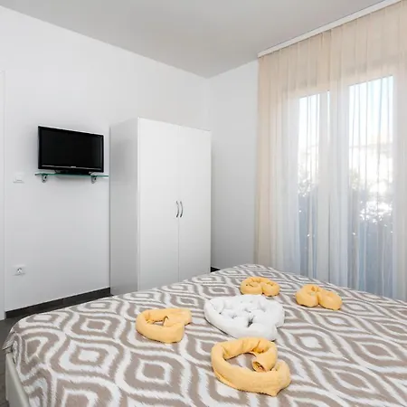4 Bedroom Beautiful In *